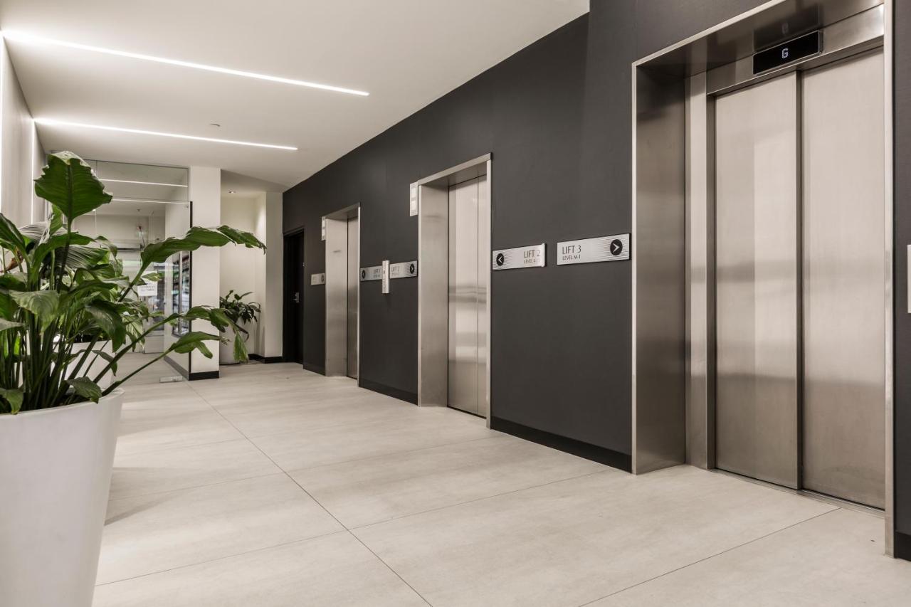Absolute Collins Apartments Мельбурн Экстерьер фото